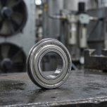 Produktový záběr - SKF 6200-2ZNR Jednořadé kuličkové ložisko